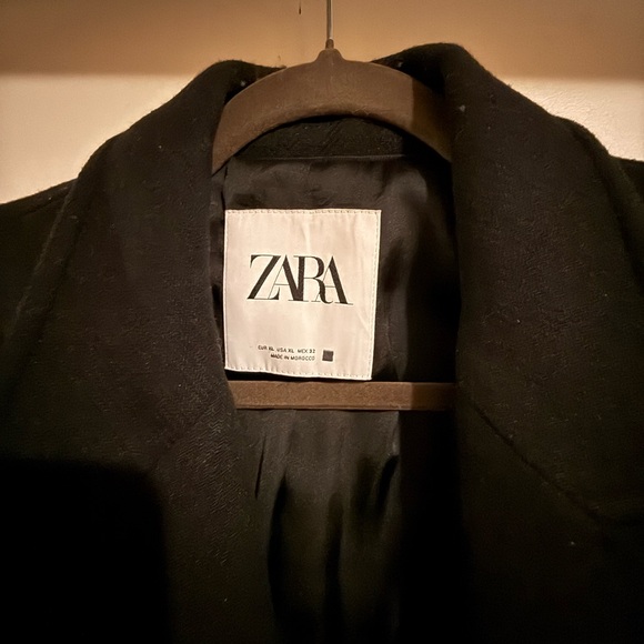 Zara Women's Classic Black Trench Coat - Picture 3 of 5